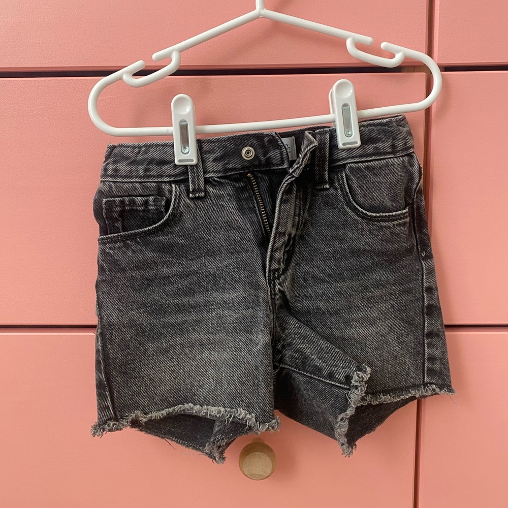 Toddler black wash shorts